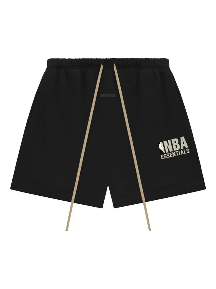 Спортивные шорты Fear of God Essentials x NBA Sweatshorts — изображение 1 из 2, черный