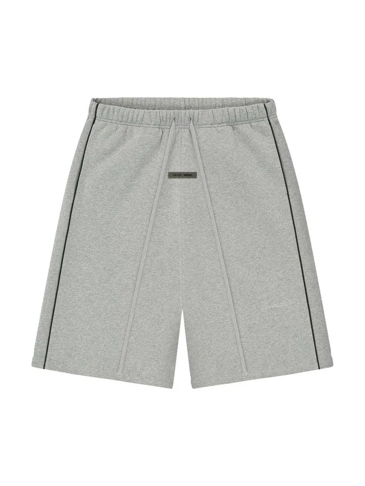 Спортивные шорты Fear of God Essentials Relaxed Fleece Sweatshort With Piping — изображение 1 из 2, черный