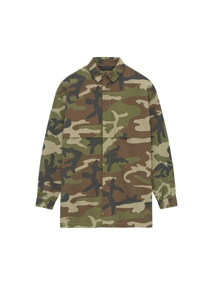Рубашка Fear of God Essentials Military Nylon Overshirt, Woodland Camo — изображение 1 из 2, мульти