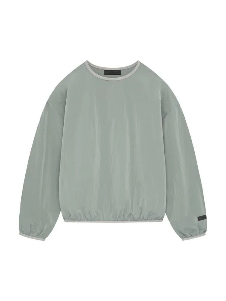 Толстовка Fear Of God Essentials Fear of God Essentials Crinkle Nylon Pullover Crewneck — изображение 1 из 2, серый