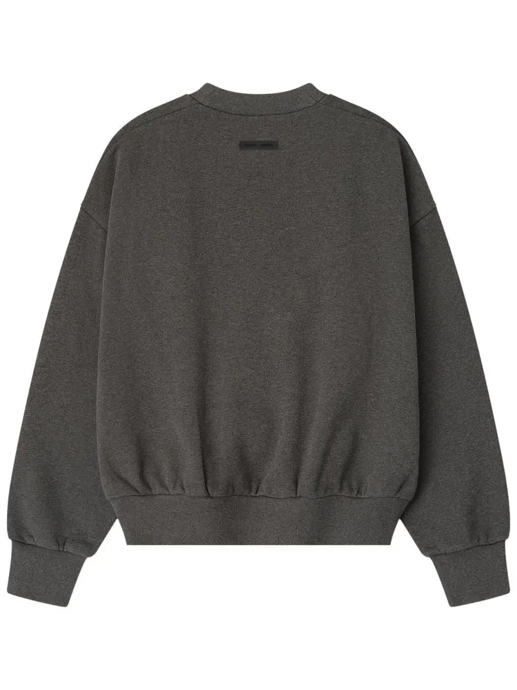Классическая толстовка с круглым вырезом и тиснением Fear of God Essentials — изображение 2 из 3, серый