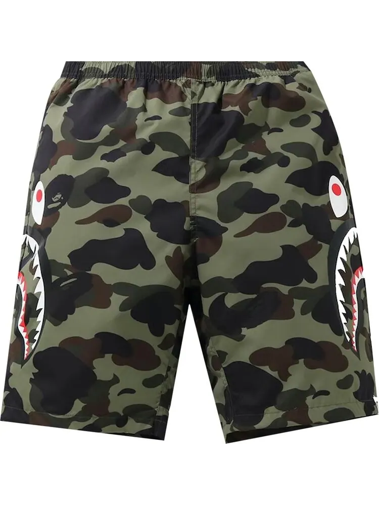 Шорты BAPE 1st Camo Side Shark Beach Shorts 'Green' — изображение 1 из 1, зеленый