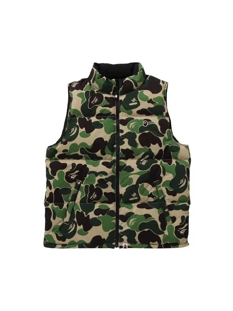Жилет BAPE ABC Camo Reversible Down Vest — изображение 1 из 2, зеленый