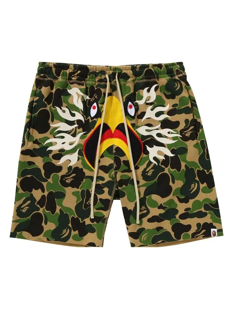 Шорты BAPE x Readymade ABC Camo Eagle Wide Sweat Shorts — изображение 1 из 2, зеленый