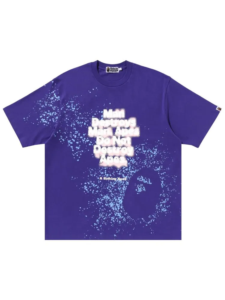 Футболка BAPE Spray Print Slogan Relaxed Fit Tee — изображение 1 из 2, фиолетовый