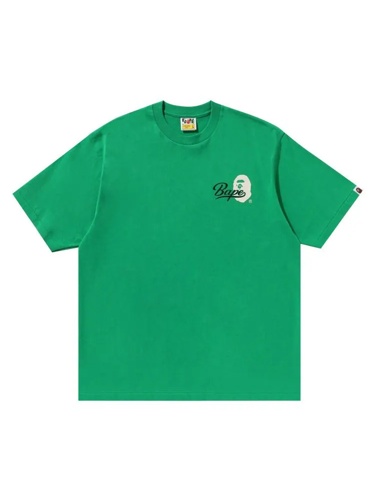 Футболка BAPE Cursive College Logo Relaxed Fit Tee — изображение 1 из 2, зеленый