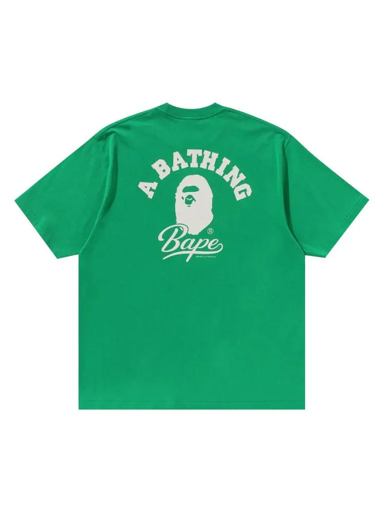 Футболка BAPE Cursive College Logo Relaxed Fit Tee — изображение 2 из 2, зеленый