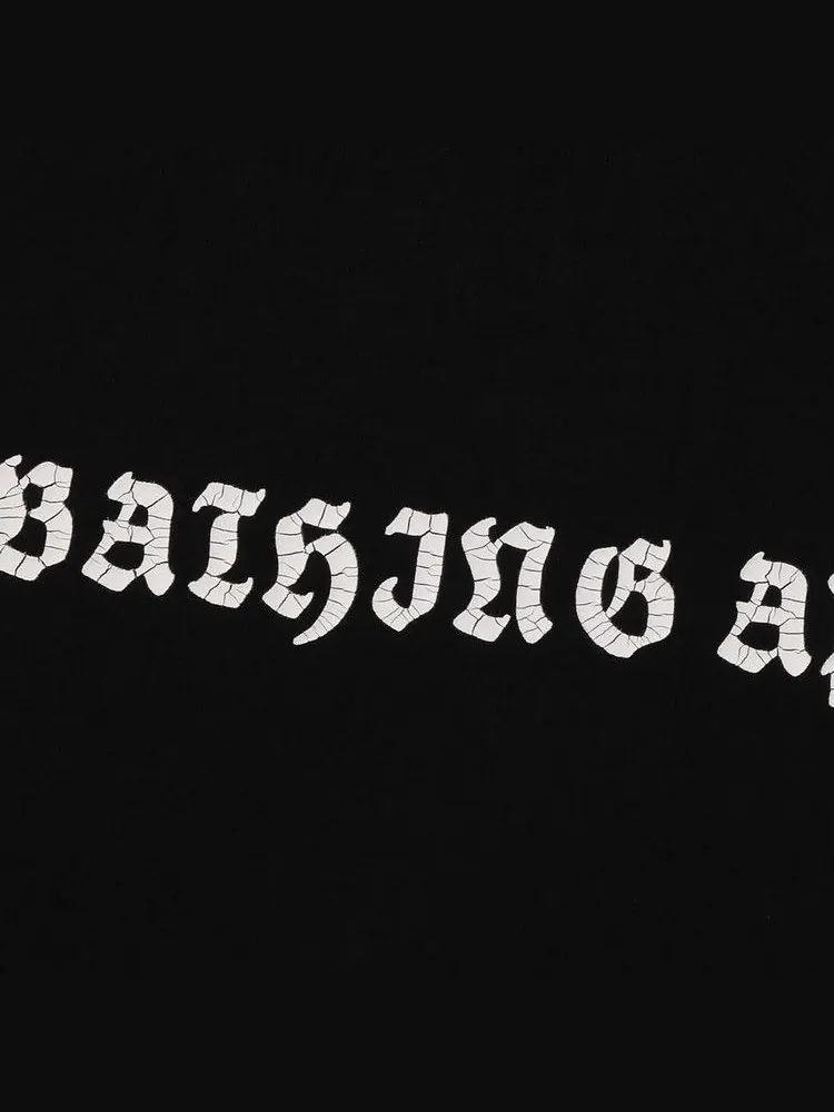 Футболка BAPE Gothic Logo Relaxed Fit Tee — изображение 3 из 4, черный