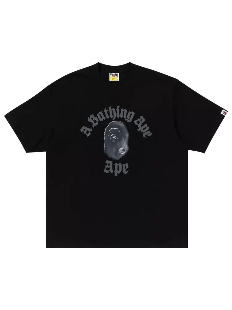 Футболка BAPE Gothic College Relaxed Fit Tee — изображение 1 из 3, черный