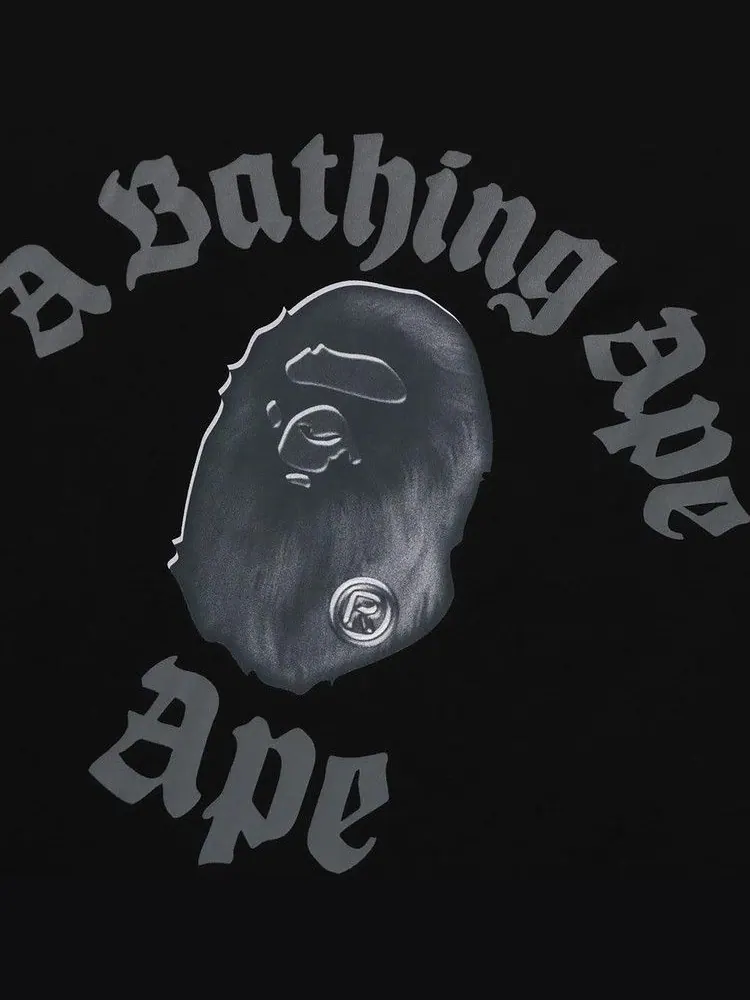Футболка BAPE Gothic College Relaxed Fit Tee — изображение 3 из 3, черный