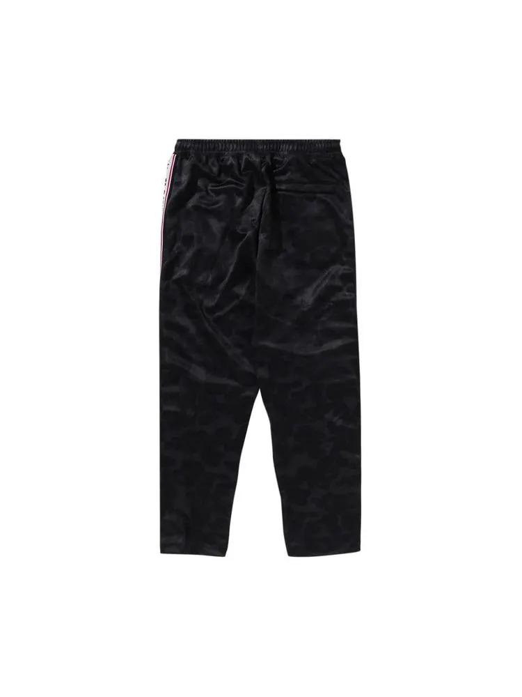 Спортивные брюки BAPE Solid Camo One Point Relaxed Fit Sweatpants — изображение 2 из 3, черный