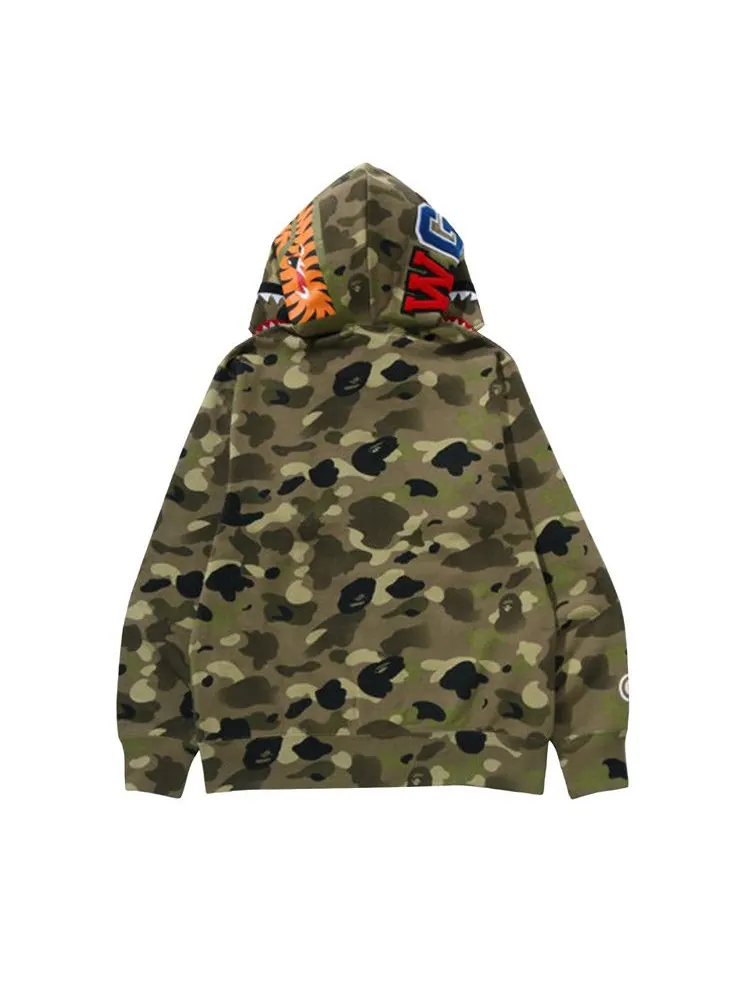 Худи BAPE Gradation Camo Shark Full Zip Hoodie 'Olive Drab' — изображение 2 из 2, зеленый
