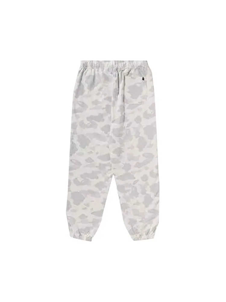 Спортивные брюки BAPE City Camo Shark Relaxed Fit Sweatpants — изображение 2 из 2, белый