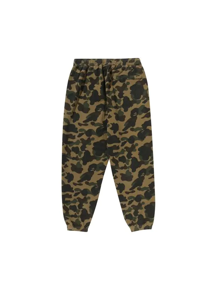 Спортивные брюки BAPE 1st Camo One Point Relaxed Fit Sweatpants — изображение 2 из 2, зеленый
