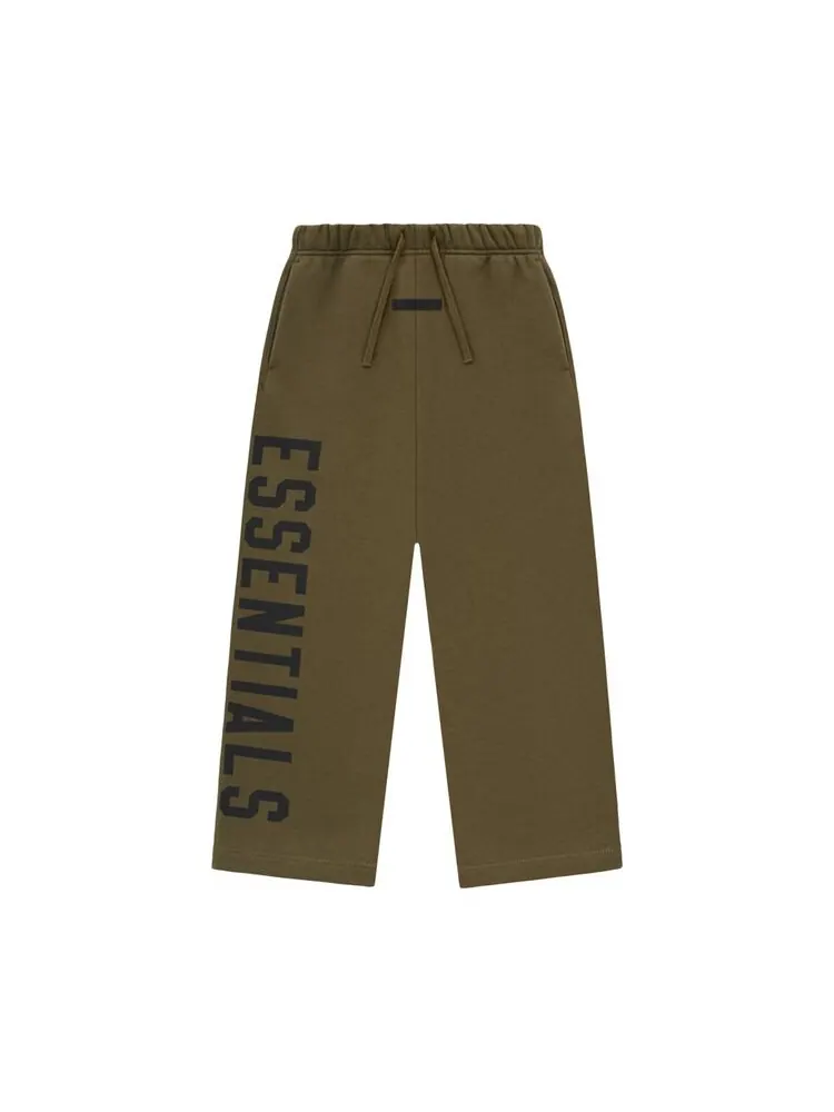 Спортивные брюки Fear of God Essentials Kids Fleece Relaxed Sweatpant Olive — изображение 1 из 2, оливковый