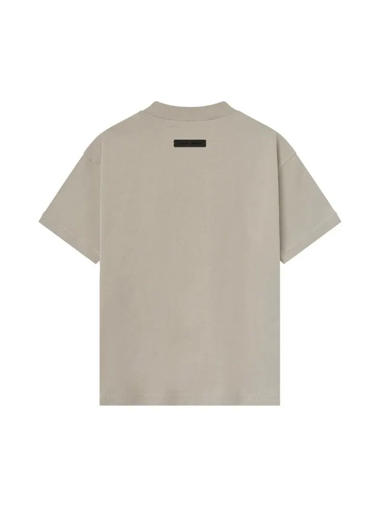 Футболка Fear of God Essentials Kids Classic Crewneck T-Shirt — изображение 2 из 2, древесный