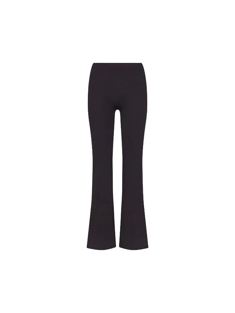 Леггинсы NikeSKIMS Matte Slim Flare Legging