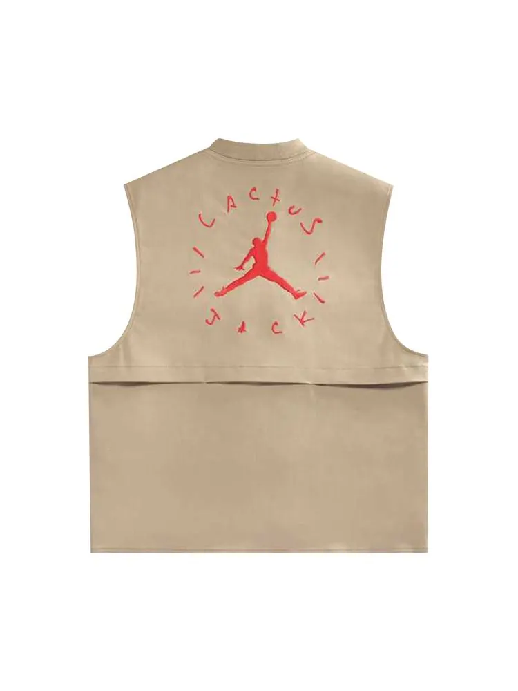 Утепленный жилет Cactus Jack by Travis Scott x Jordan Utility Vest (Asia Sizing) 'Desert/Khaki/University Red', хаки/красный