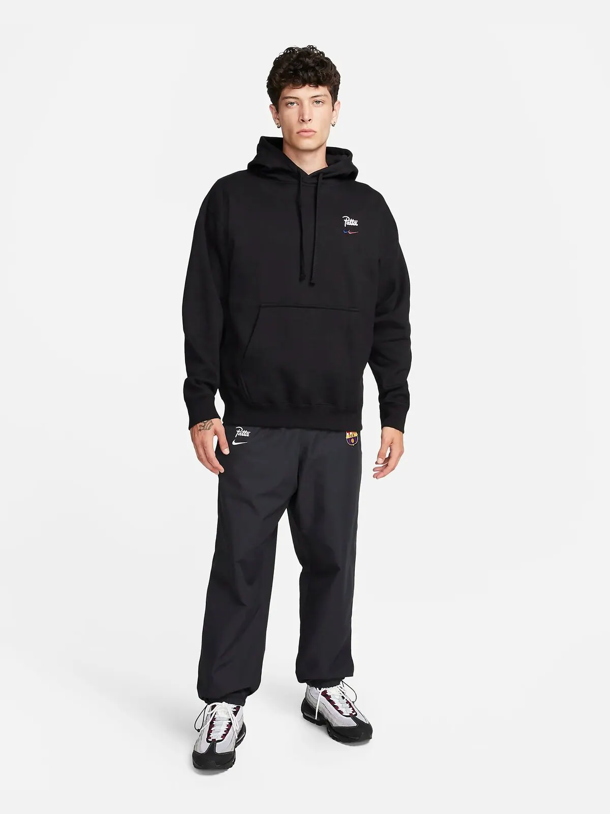 Толстовка Nike FC Barcelona x Patta Solo Swoosh — изображение 10 из 11, черный