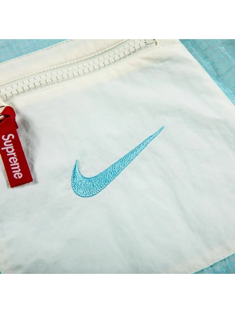 Анорак Supreme x Nike Jewel Reversible Ripstop Anorak 'Light Blue' — изображение 3 из 5, синий
