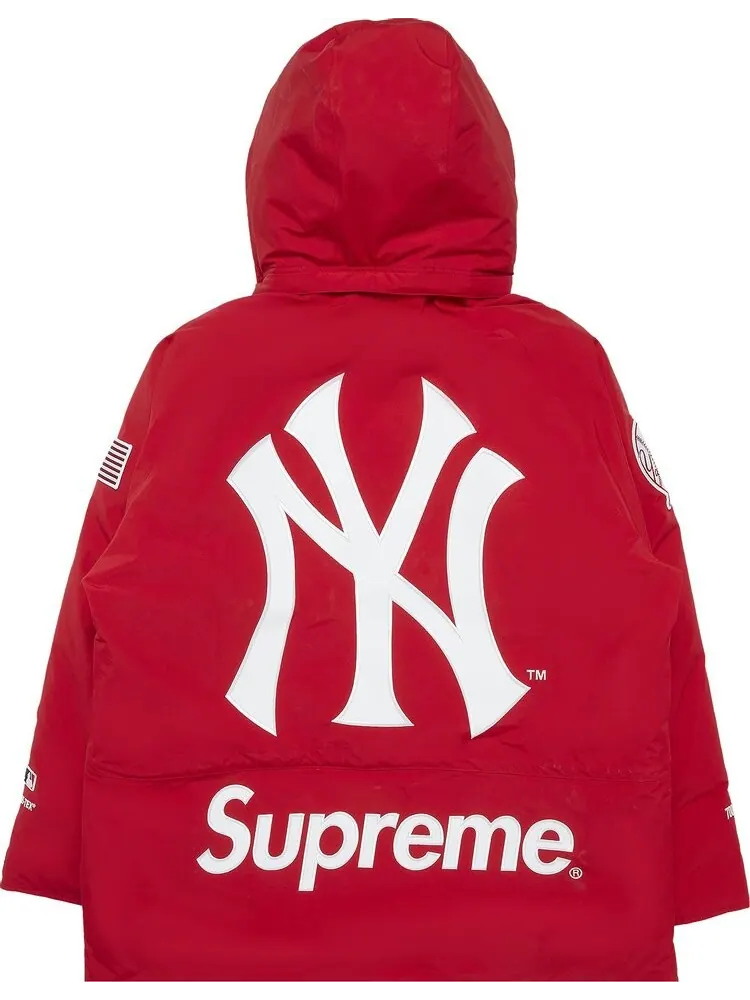 Куртка Supreme x New York Yankees GORE-TEX 700-Fill Down Jacket 'Red' — изображение 2 из 3, красный