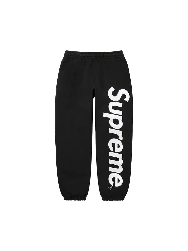 Спортивные брюки Supreme Satin Appliqué Sweatpant — изображение 1 из 2, черный/белый