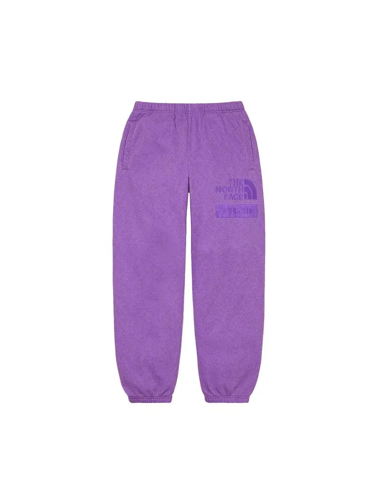 Спортивные брюки Supreme x The North Face Pigment Printed Sweatpant — изображение 1 из 2, фиолетовый