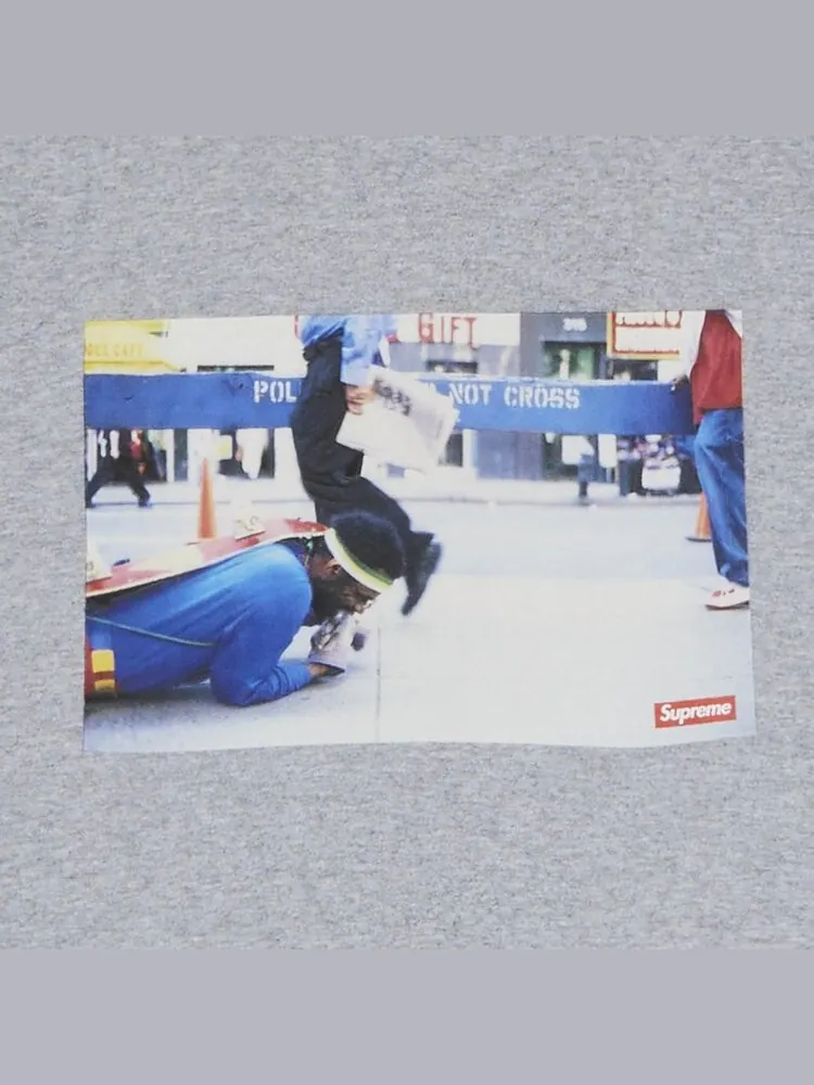 Футболка Supreme x Pope.L Training Crawl Tee 'Heather Grey' — изображение 3 из 3, серый