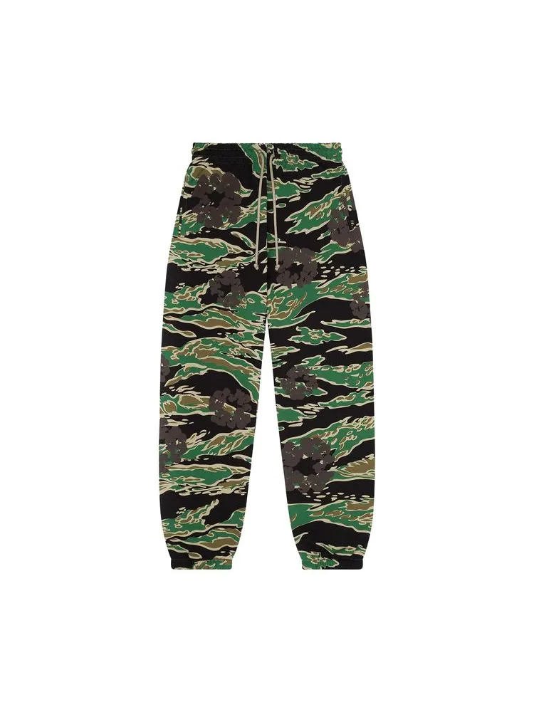 Спортивные штаны Denim Tears Wreath Sweatpant 'Green Camo' — изображение 1 из 2, зеленый