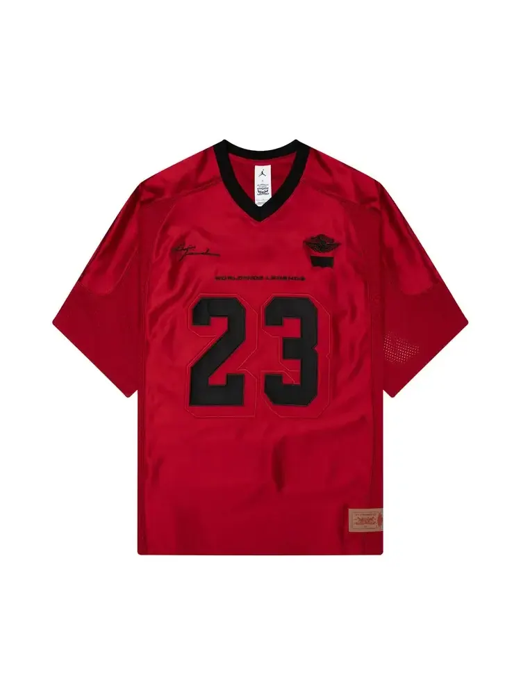 Футболка Air Jordan x Levi's 'Gym Red/Black/Pale Ivory' — изображение 1 из 2, красный