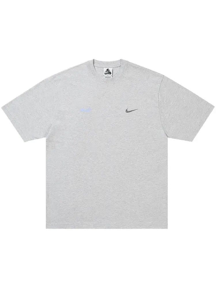 Футболка Palace x Nike Font Swoosh — изображение 1 из 2, серый