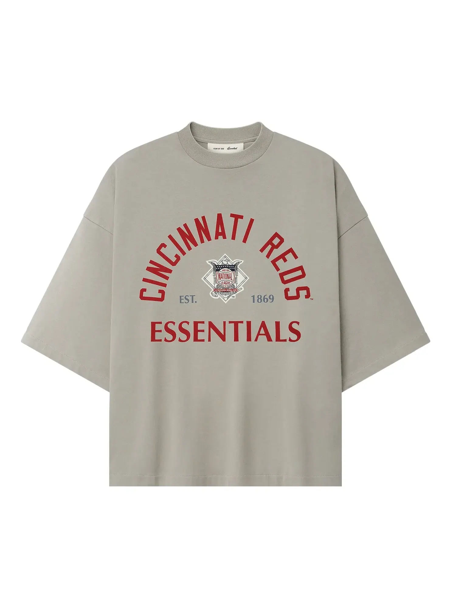 Футболка Fear of God Essentials Reds National League Merch Tee — изображение 1 из 2, серый