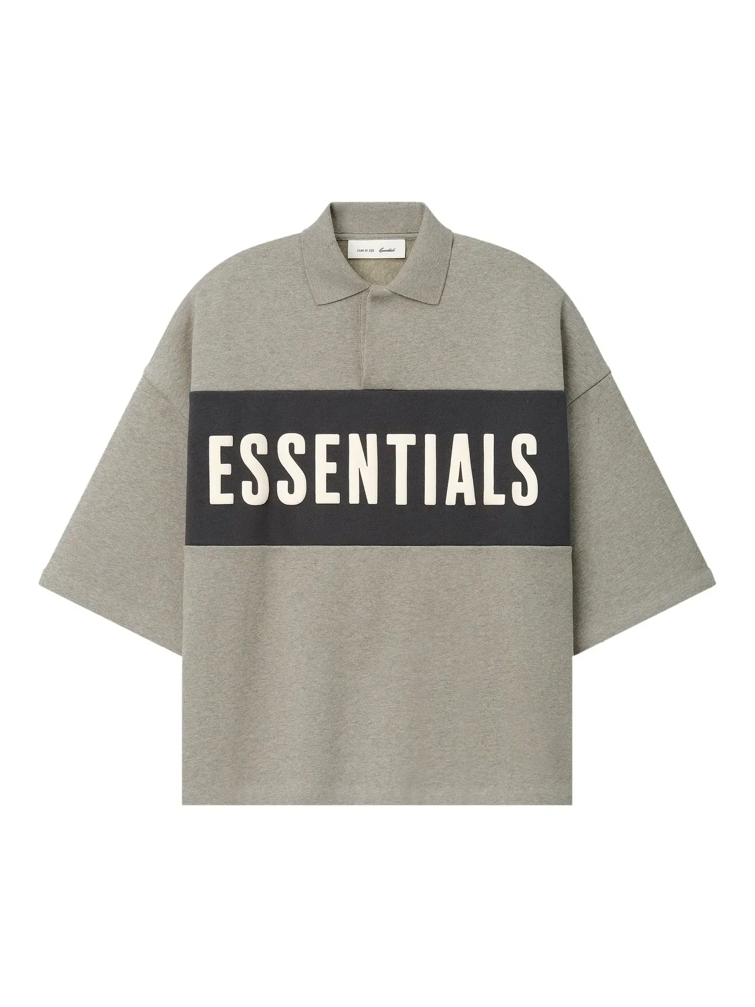 Укороченная рубашка-поло Fear of God Essentials с панелями — изображение 1 из 2, серый