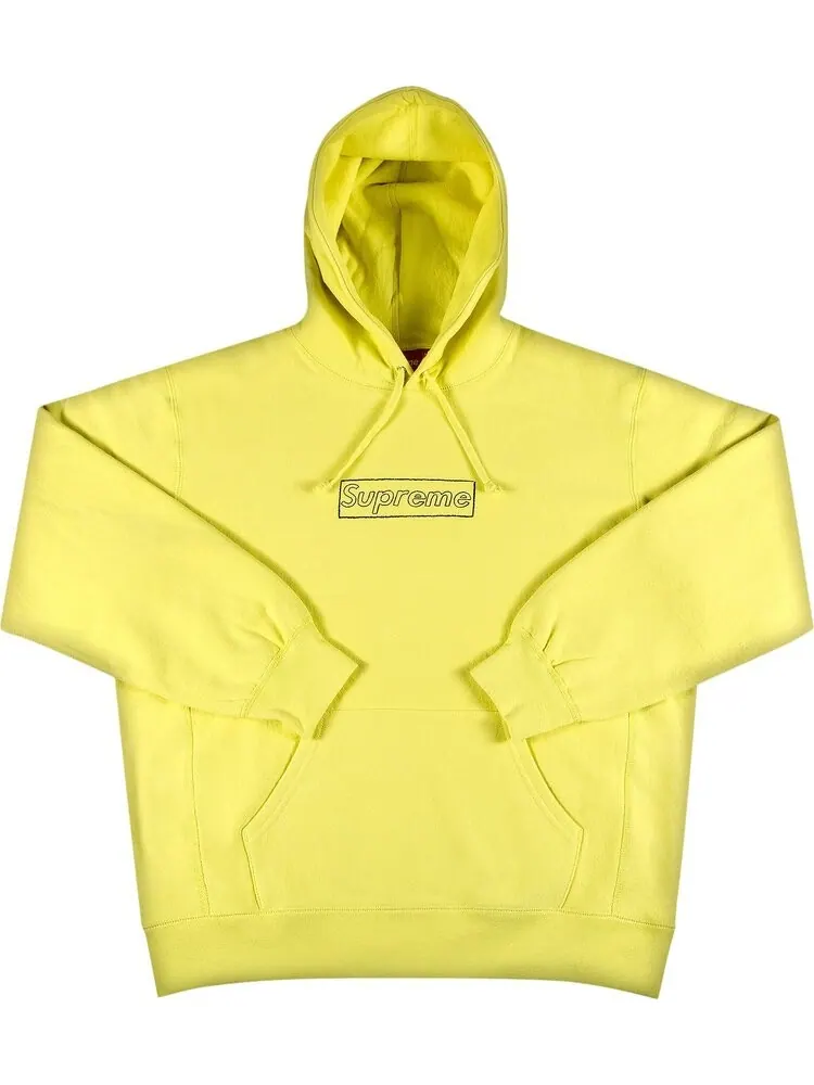 Толстовка Supreme x KAWS Chalk Logo Hooded Sweatshirt 'Light Lemon' — изображение 1 из 2, желтый