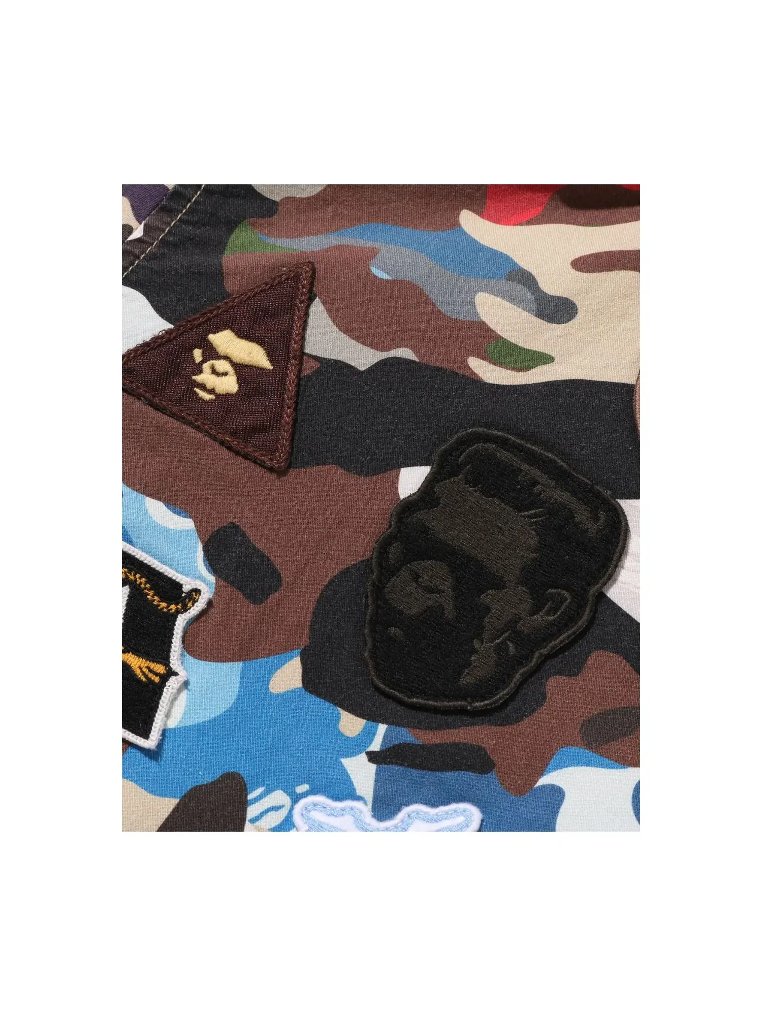 Мужская куртка с камуфляжным принтом A Bathing Ape Hybrid Camo Multi Badge — изображение 3 из 4, мульти