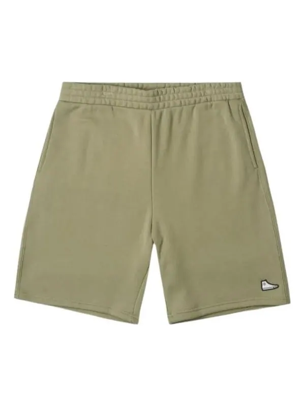 Шорты sneaker patch solid short mossy sloth 'olive green' Converse — изображение 2 из 3, оливковый зеленый