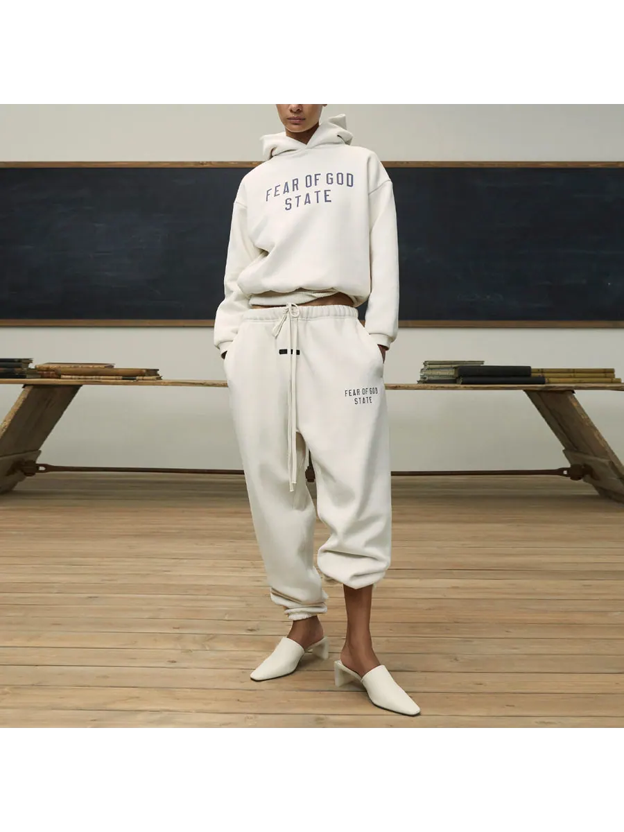 Спортивные брюки Fear of God Essentials Fleece Sweatpant 'Shell' — изображение 3 из 5, белый