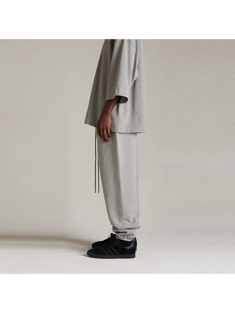 Спортивные брюки Fear of God Essentials Sweatpant 'Dark Heather Oatmeal' — изображение 4 из 6, серый