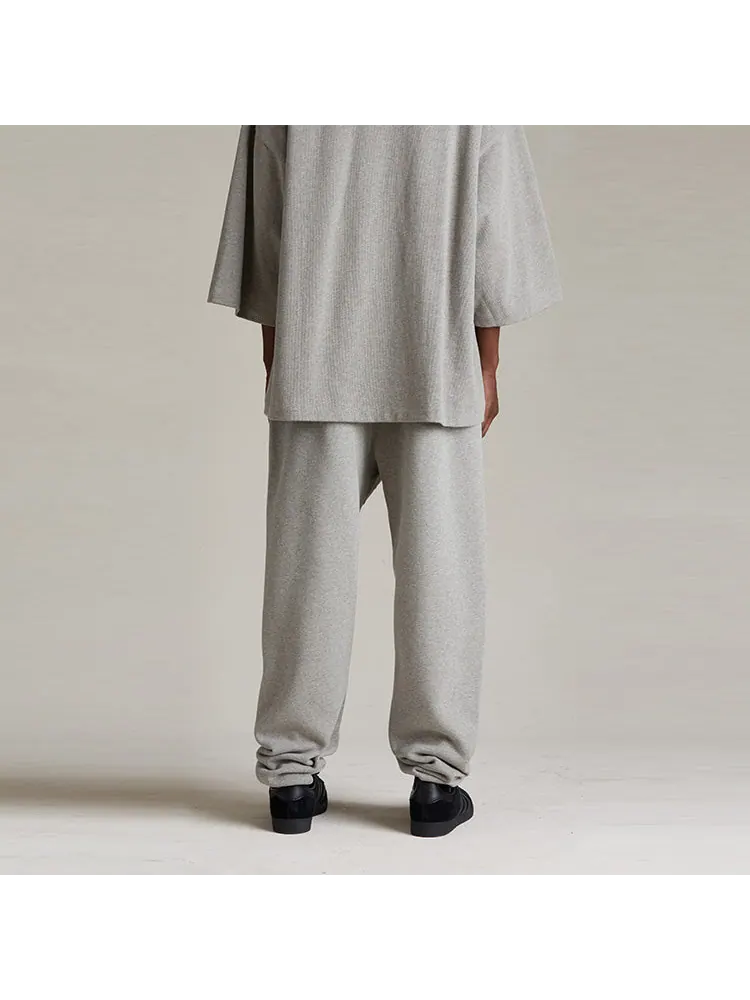 Спортивные брюки Fear of God Essentials Sweatpant 'Dark Heather Oatmeal' — изображение 6 из 6, серый