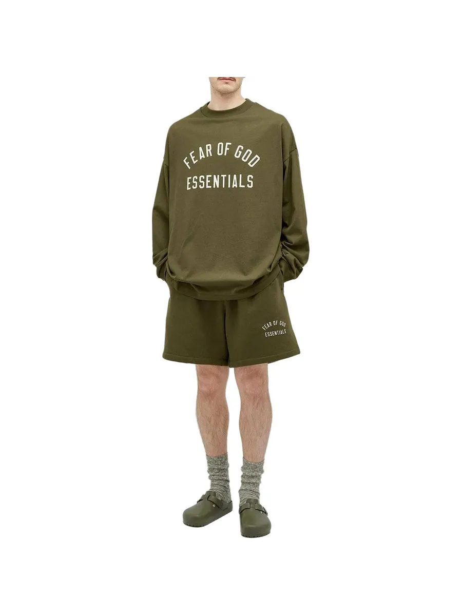 Спортивные шорты Fear of God Essentials Fleece Soccer Short 'Military' — изображение 3 из 5, оливковый зеленый