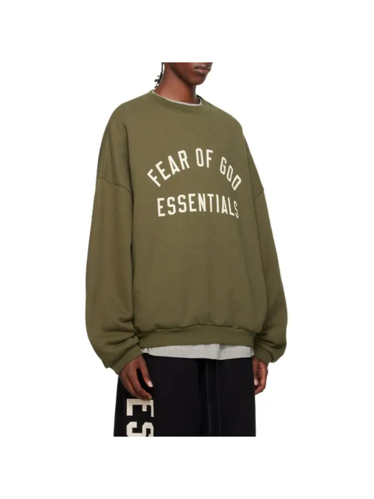 Топ Fear of God Essentials Fleece Crewneck 'Military' — изображение 4 из 5, оливковый зеленый