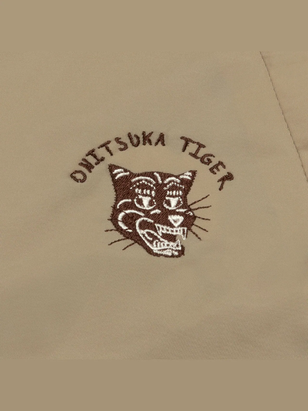 (WMNS) Летная куртка Onitsuka Tiger с вышитой головой тигра — изображение 3 из 3, хаки