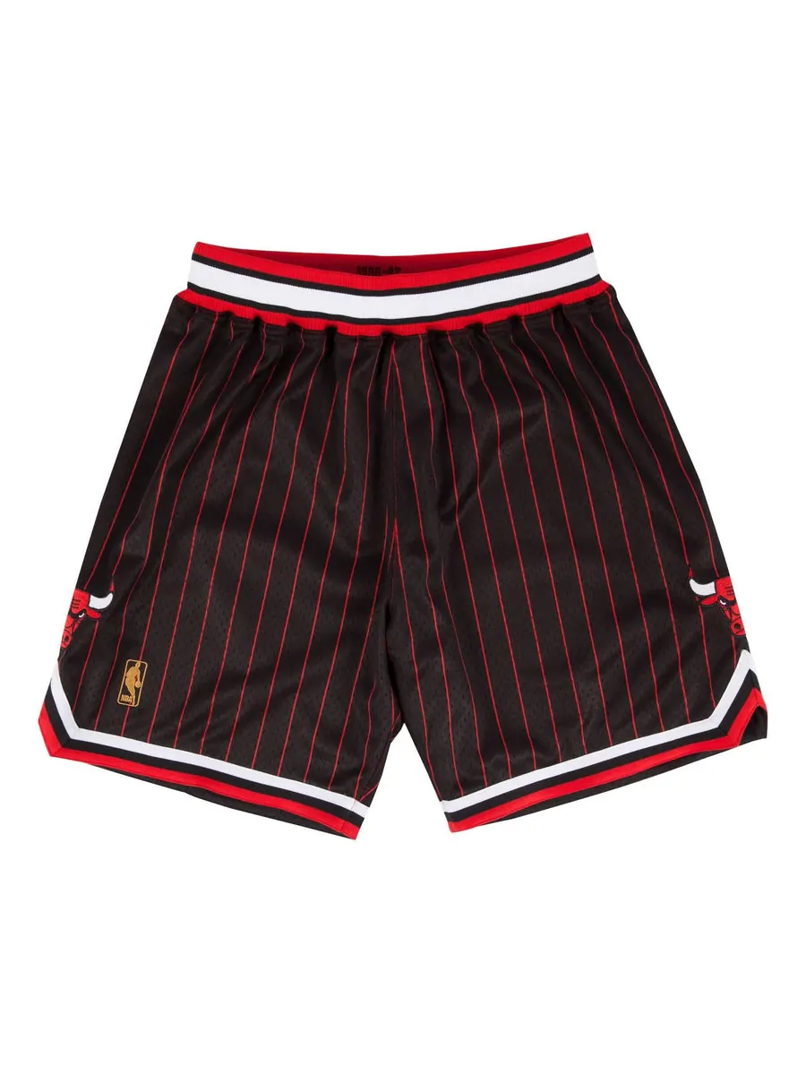 Спортивные шорты Mitchell & Ness Authentic 1996-97 Chicago Bulls Shorts 'Red Black' — изображение 1 из 2, черный