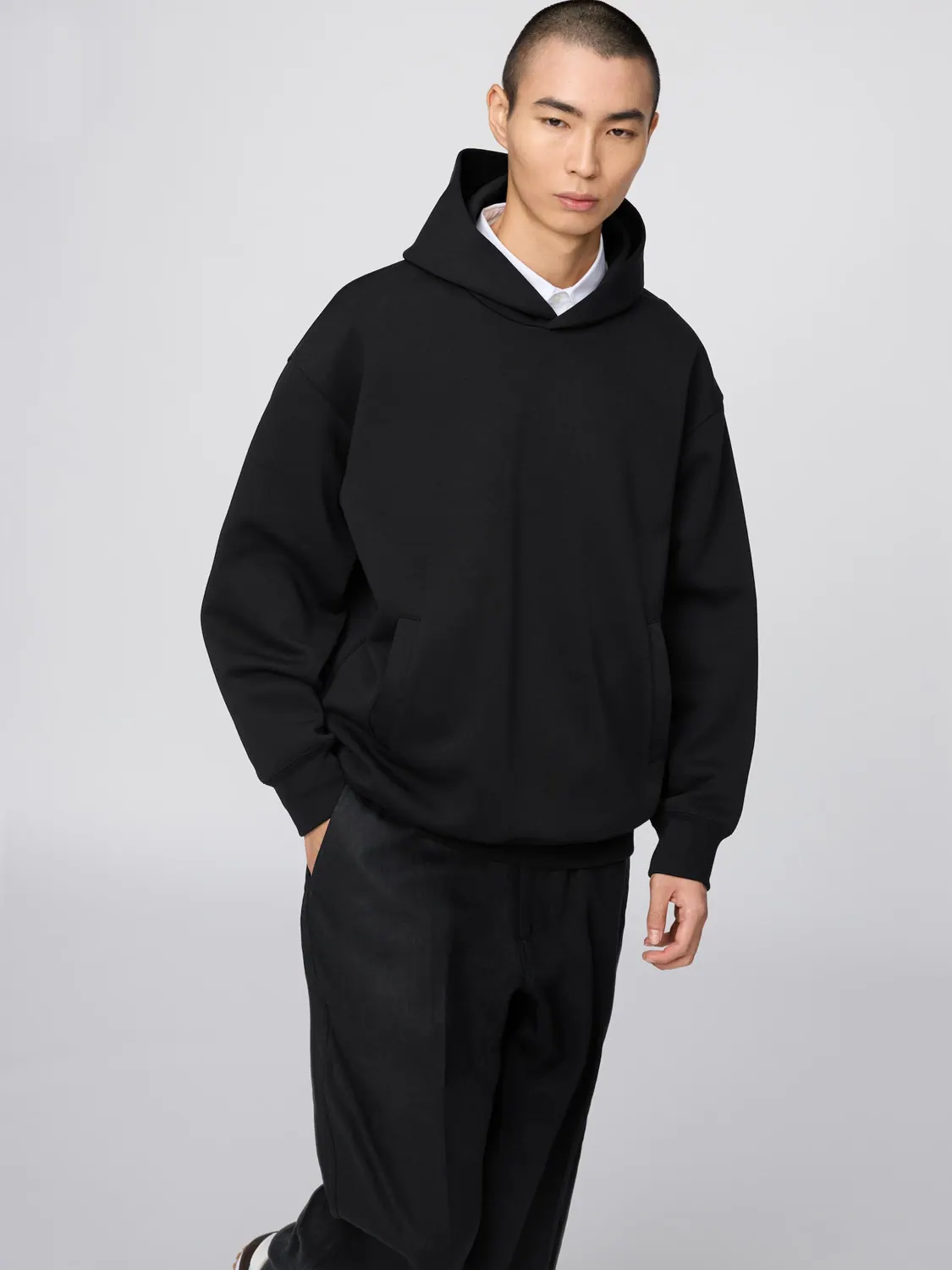 Худи Uniqlo Sweat Oversized Pullover — изображение 2 из 3, черный