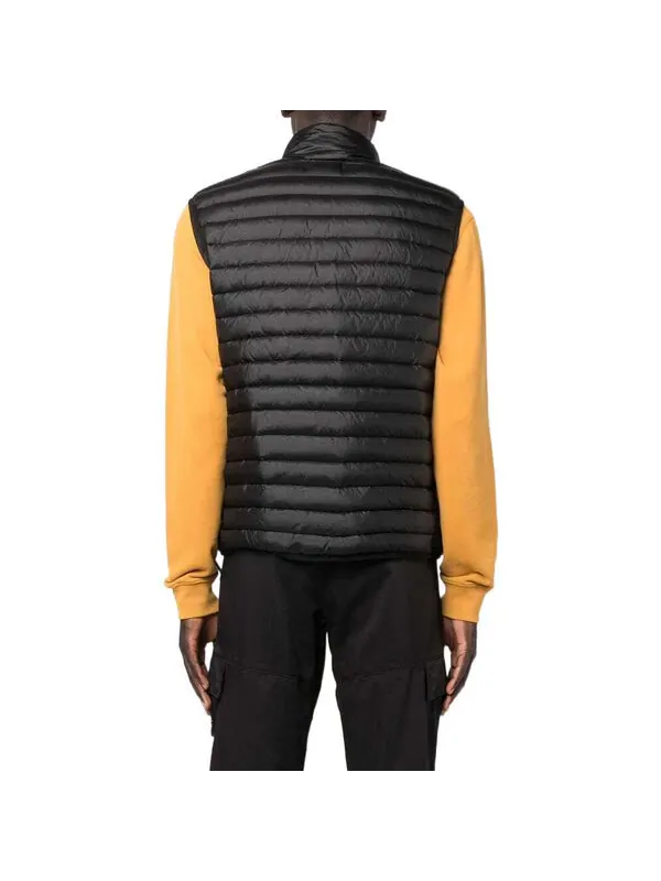 Жилет patch nylon down vest 'black' Stone Island — изображение 2 из 4, черный