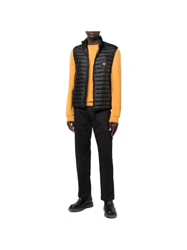 Жилет patch nylon down vest 'black' Stone Island — изображение 3 из 4, черный