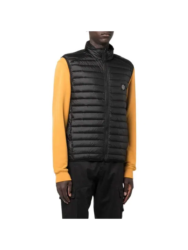 Жилет patch nylon down vest 'black' Stone Island — изображение 4 из 4, черный