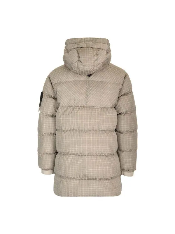 Куртка logo-patch down jacket 'beige' Stone Island — изображение 2 из 2, бежевый