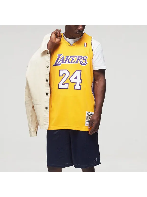 Майка Mitchell & Ness NBA Authentic Jersey 'Los Angeles Lakers - Kobe Bryant 2008-09' — изображение 3 из 4, желтый