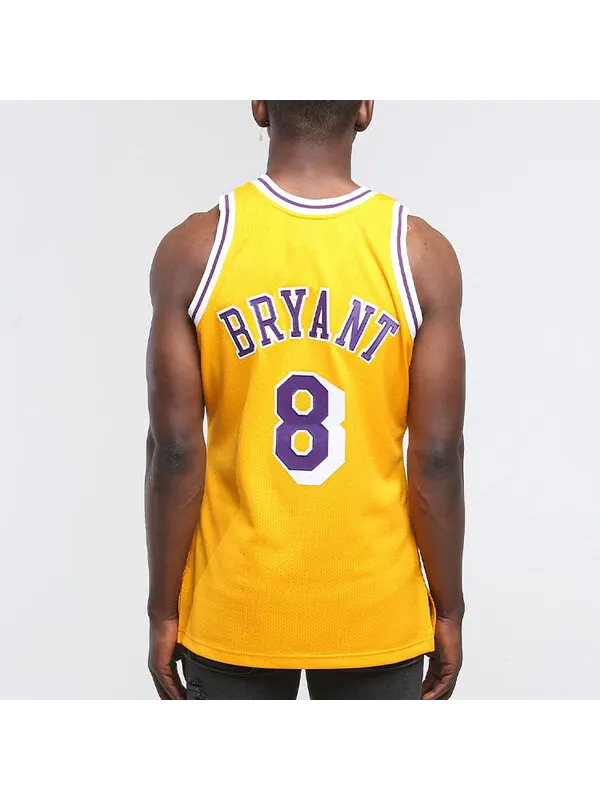 Майка Mitchell & Ness NBA Authentic Jersey 'Los Angeles Lakers - Kobe Bryant 1996-97' — изображение 4 из 4, желтый